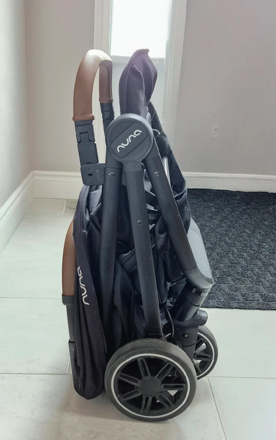 Nuna TRVL Stroller - Caviar image indicator(4)