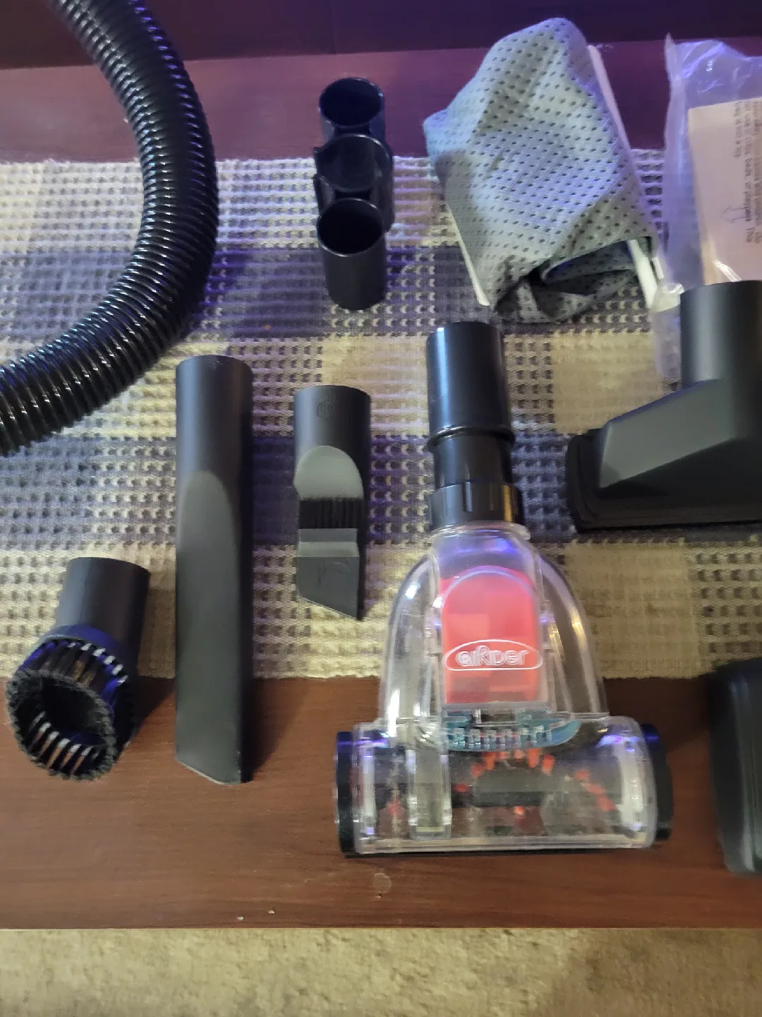 AirRider Canister Vacuum - Red image indicator(3)