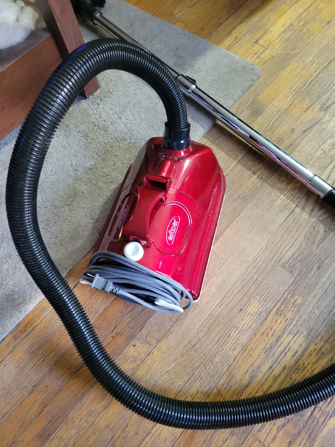 AirRider Canister Vacuum - Red image indicator(5)