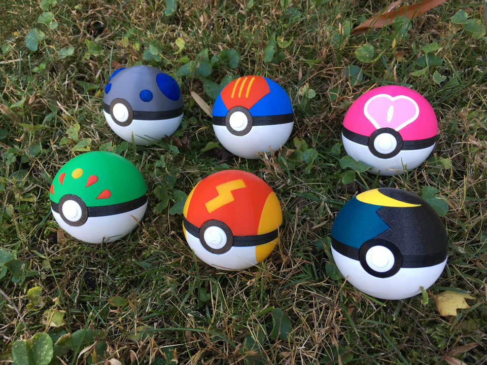 pokeball(with magnet lock) - photo 3