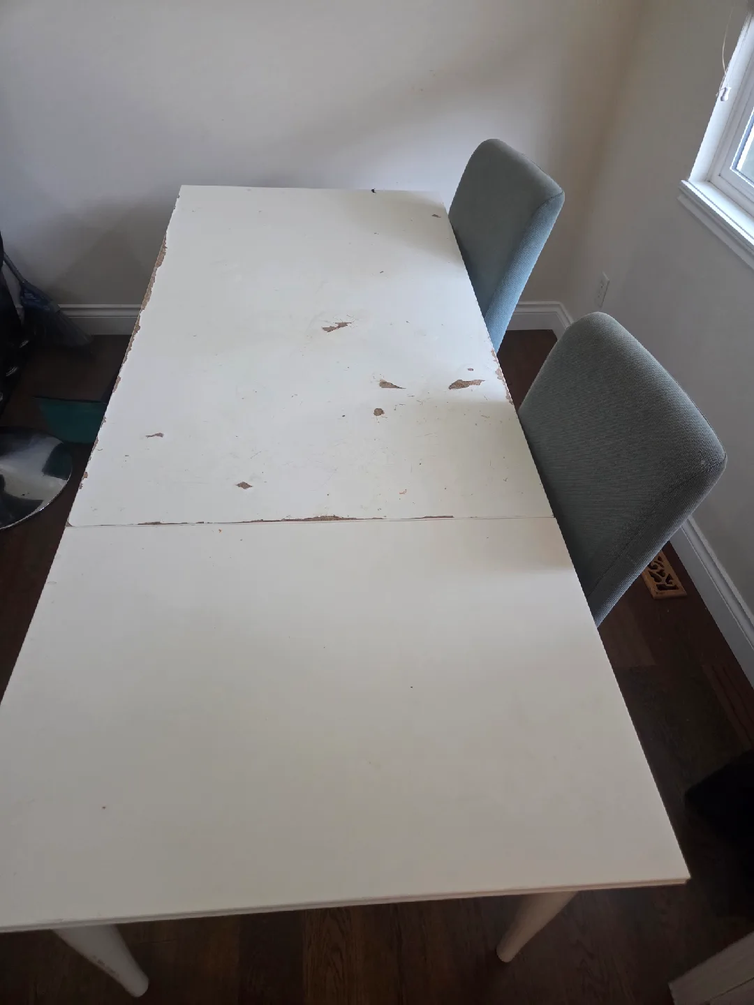 IKEA Dining Table with 4 Chairs – Extendable image indicator(2)