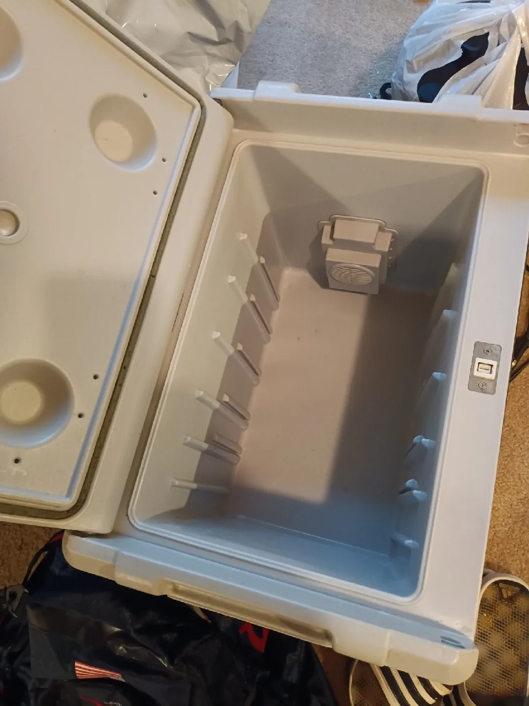 Coleman Portable Cooler image indicator(2)