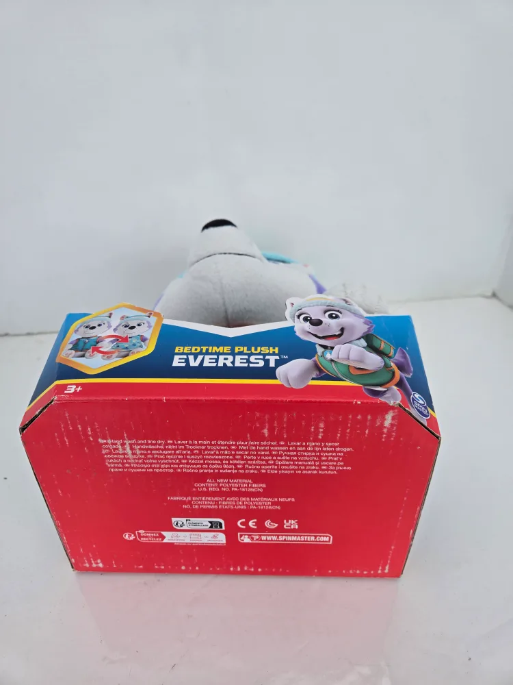 PAW Patrol, Bedtime Plush Everest with Reversible Outfit image indicator(5)