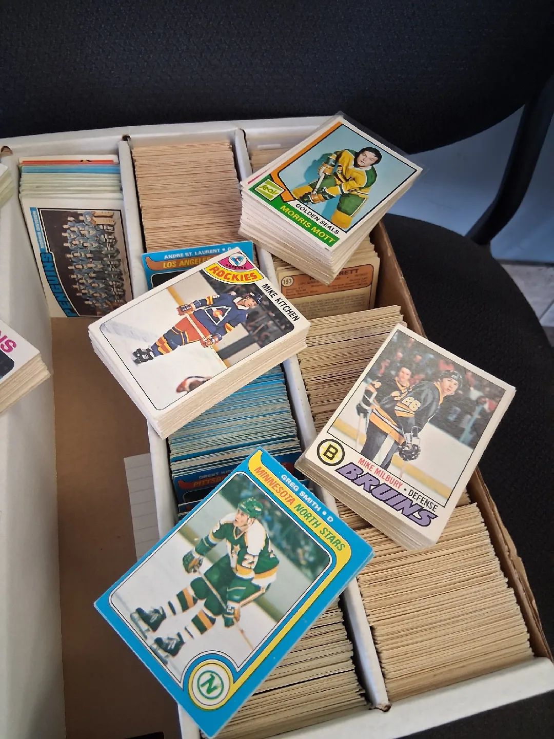 Vintage NHL Hockey Cards - Bruins, Flames, Islanders image indicator(5)