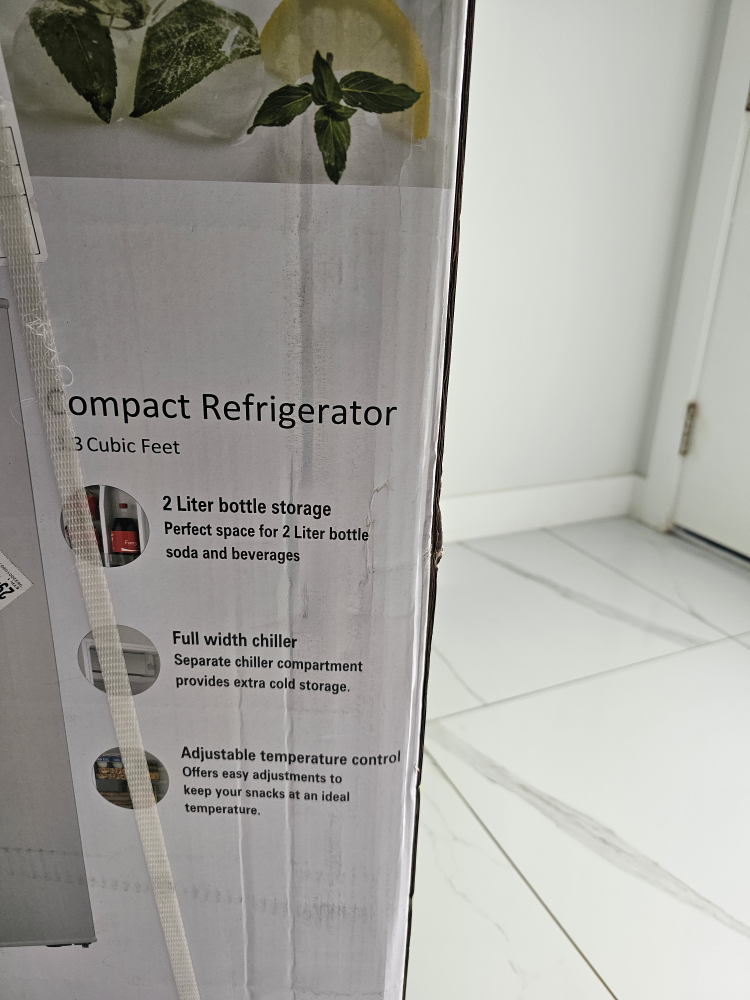 New in the box. Compact Refrigerator - 3 Cubic Feet - photo 2