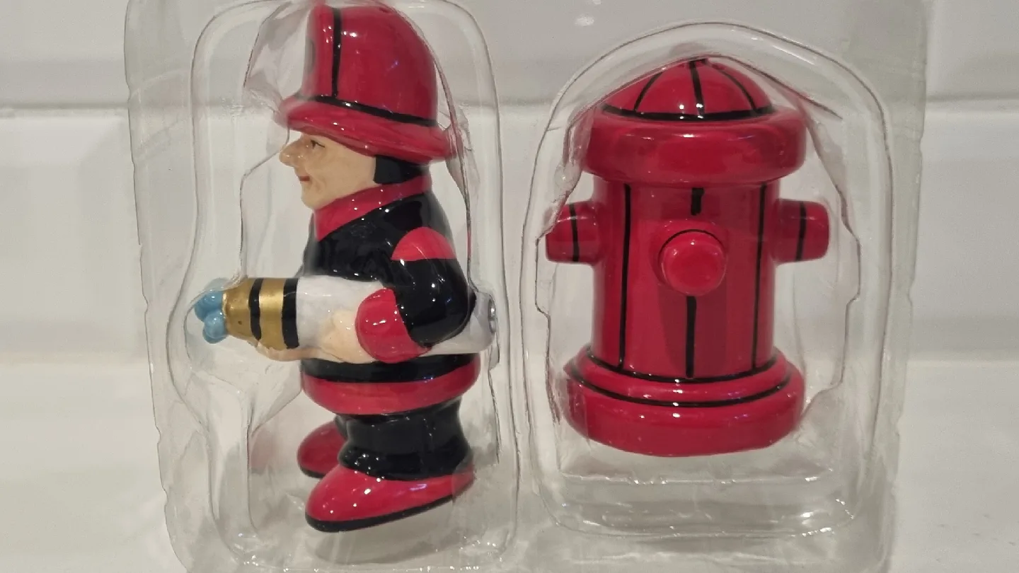 3 Vintage Salt & Pepper Shakers - 4 Sets image indicator(2)