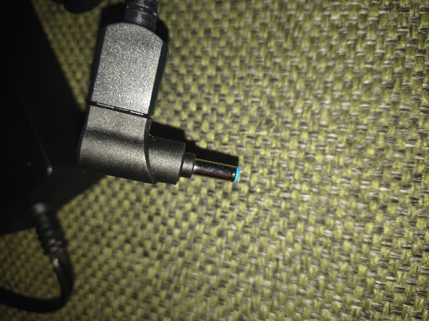 Insignia 90W AC Adapter - photo 2