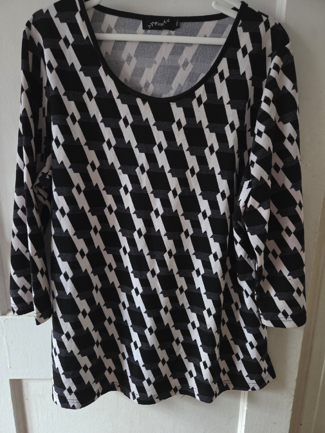Fion Black & White Patterned Top 1XL