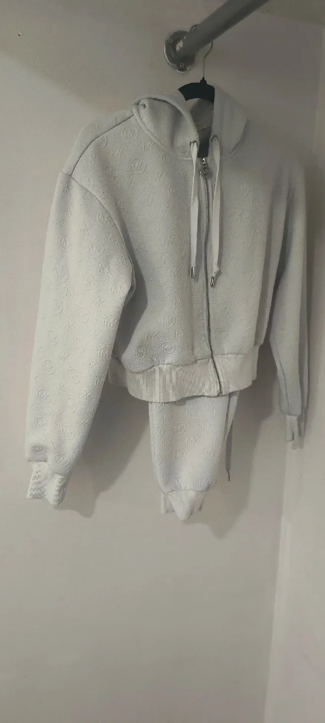 Michael Kors White Hoodie & Pants Set 🥕 image indicator(5)