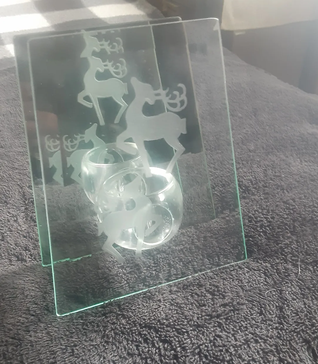 Glass Candle Holder with Reindeer Design image indicator(4)