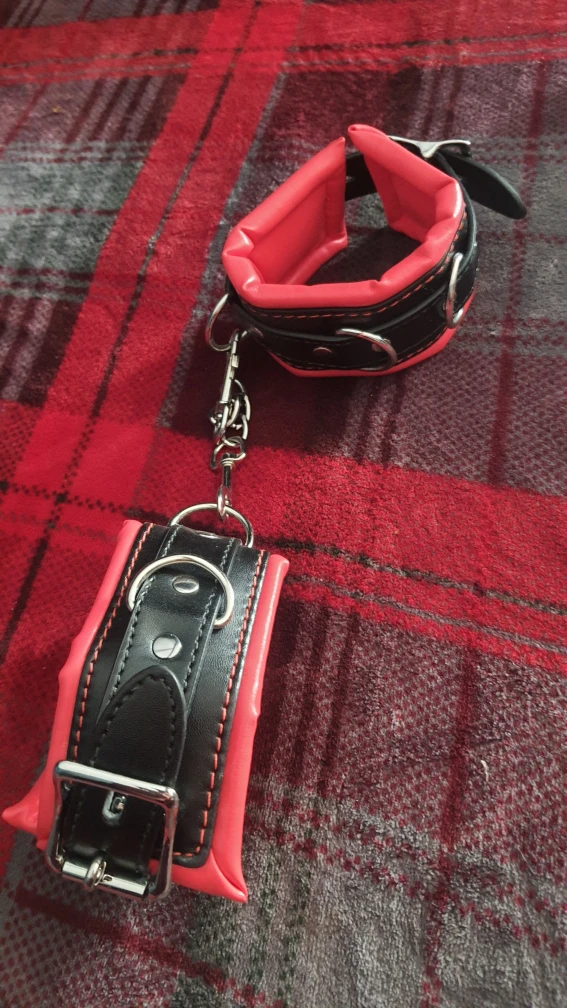 bondage cuffs and collar - photo 2