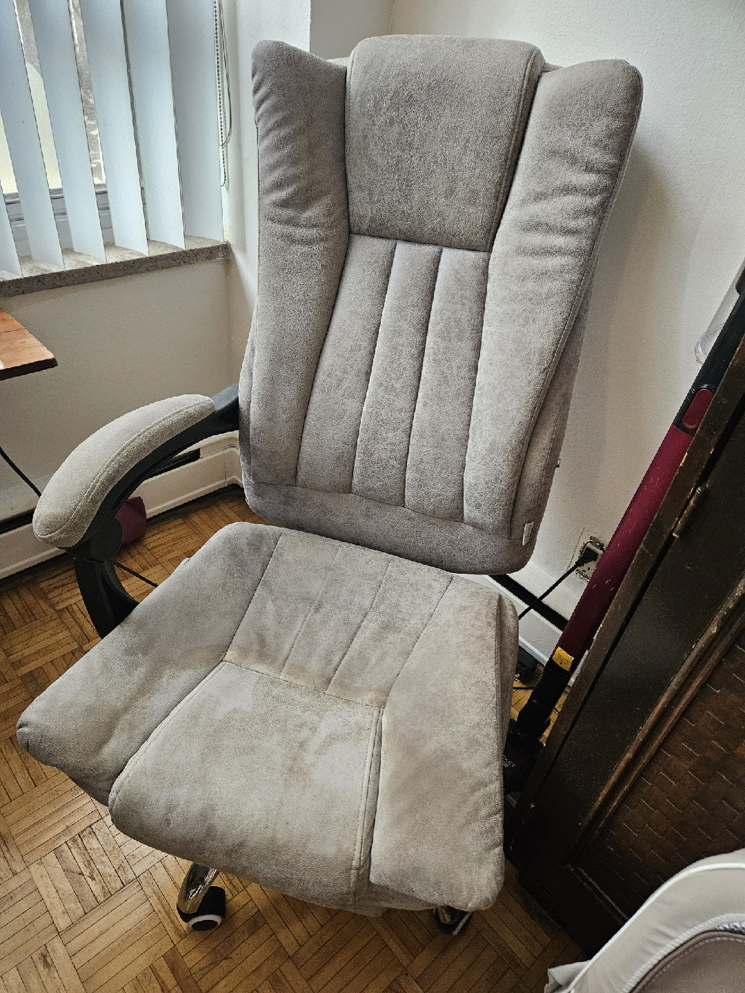 Grey Office Chair with Footrest - photo 5