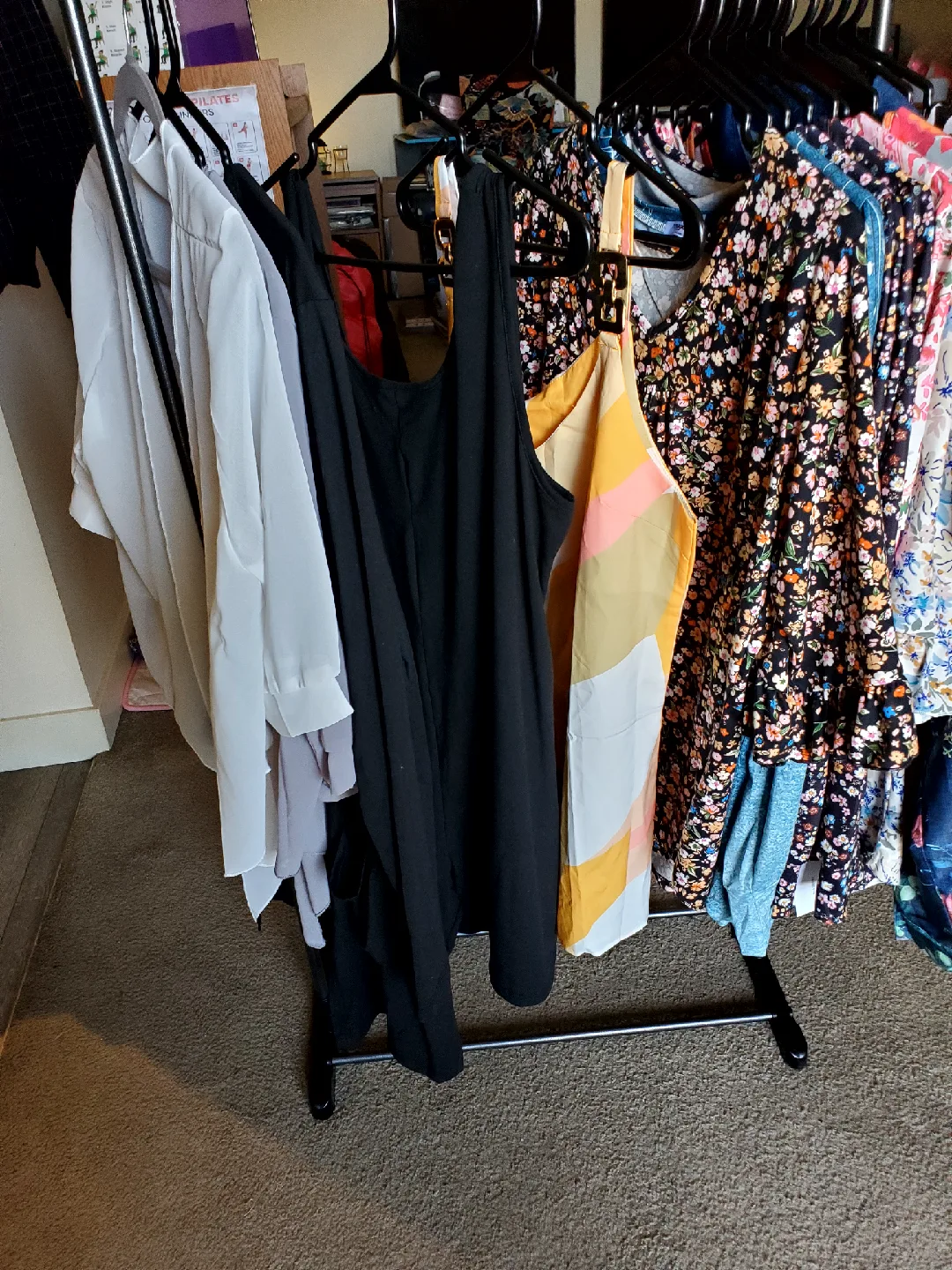 15 Women's X LARGE and  LARGE .Shirts.Mos8jt Brand new! image indicator(9)