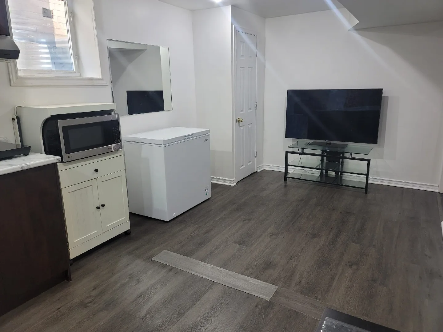 Basement for rent image indicator(5)