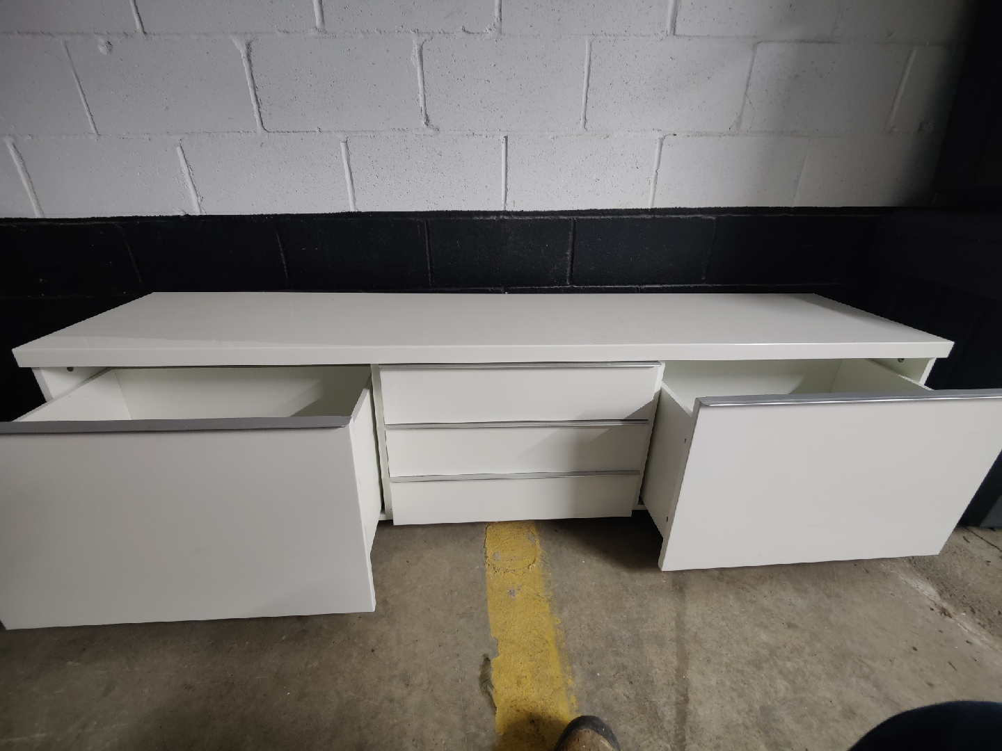 IKEA TV Stand White  Besta burs - photo 2
