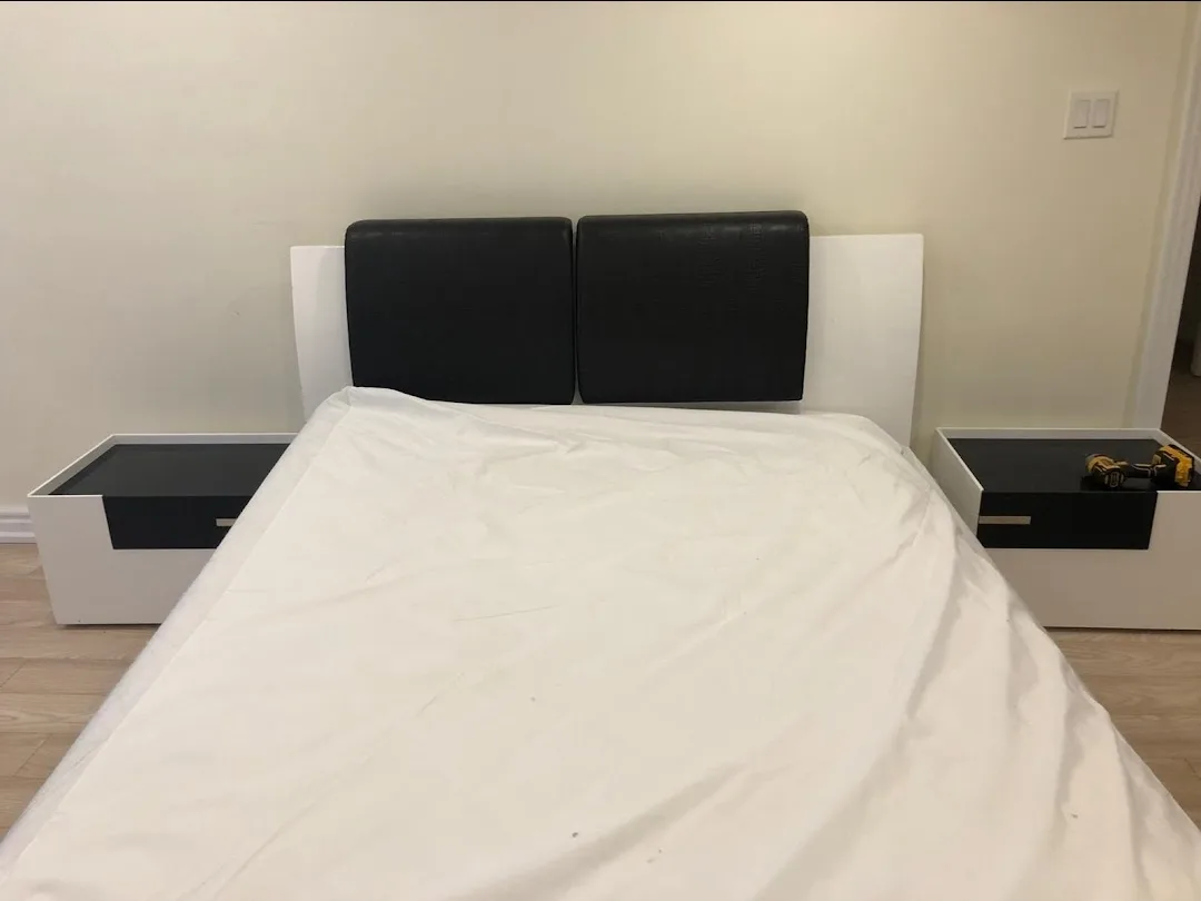 Queen Size Bed Frame with 2 Nightstands,  Dresser and Mattress image indicator(2)