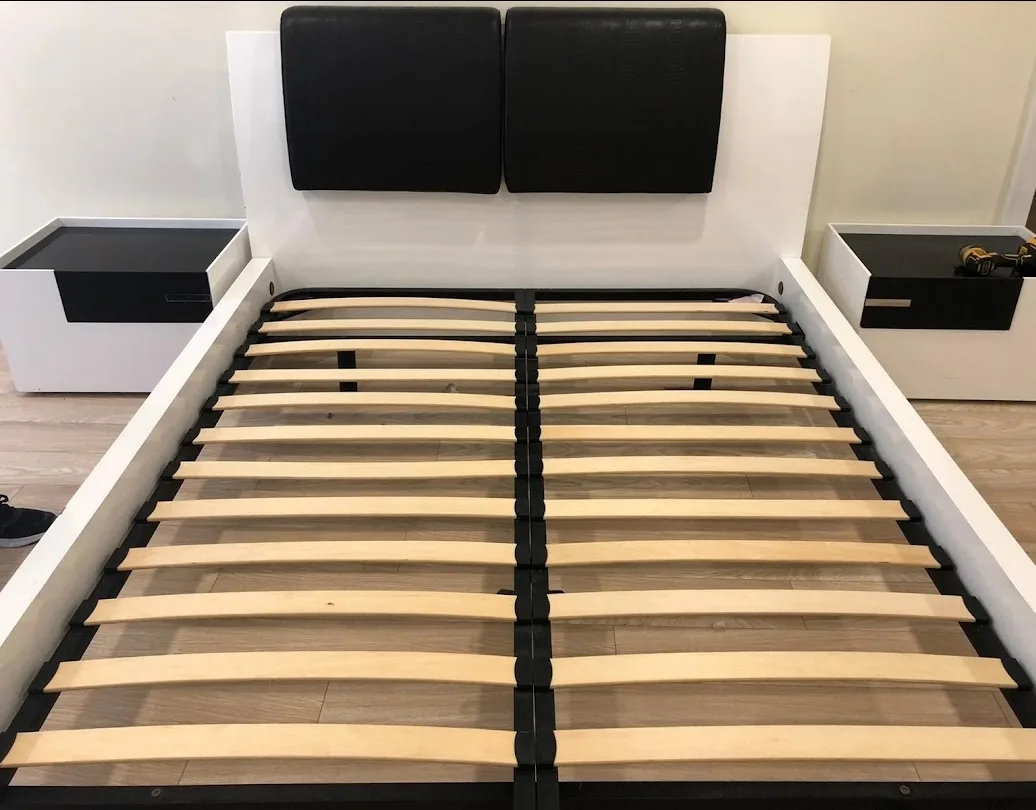 Queen Size Bed Frame with 2 Nightstands,  Dresser and Mattress image indicator(5)