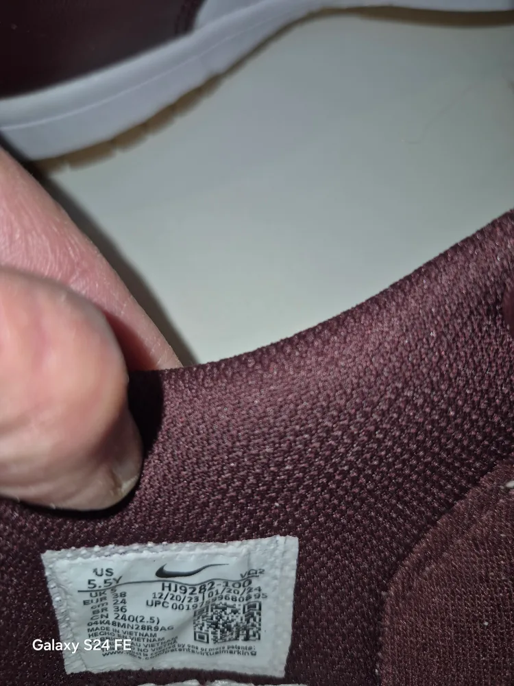 Nike Dunk Low Bordeaux White Youth Size 5.5Y image indicator(4)