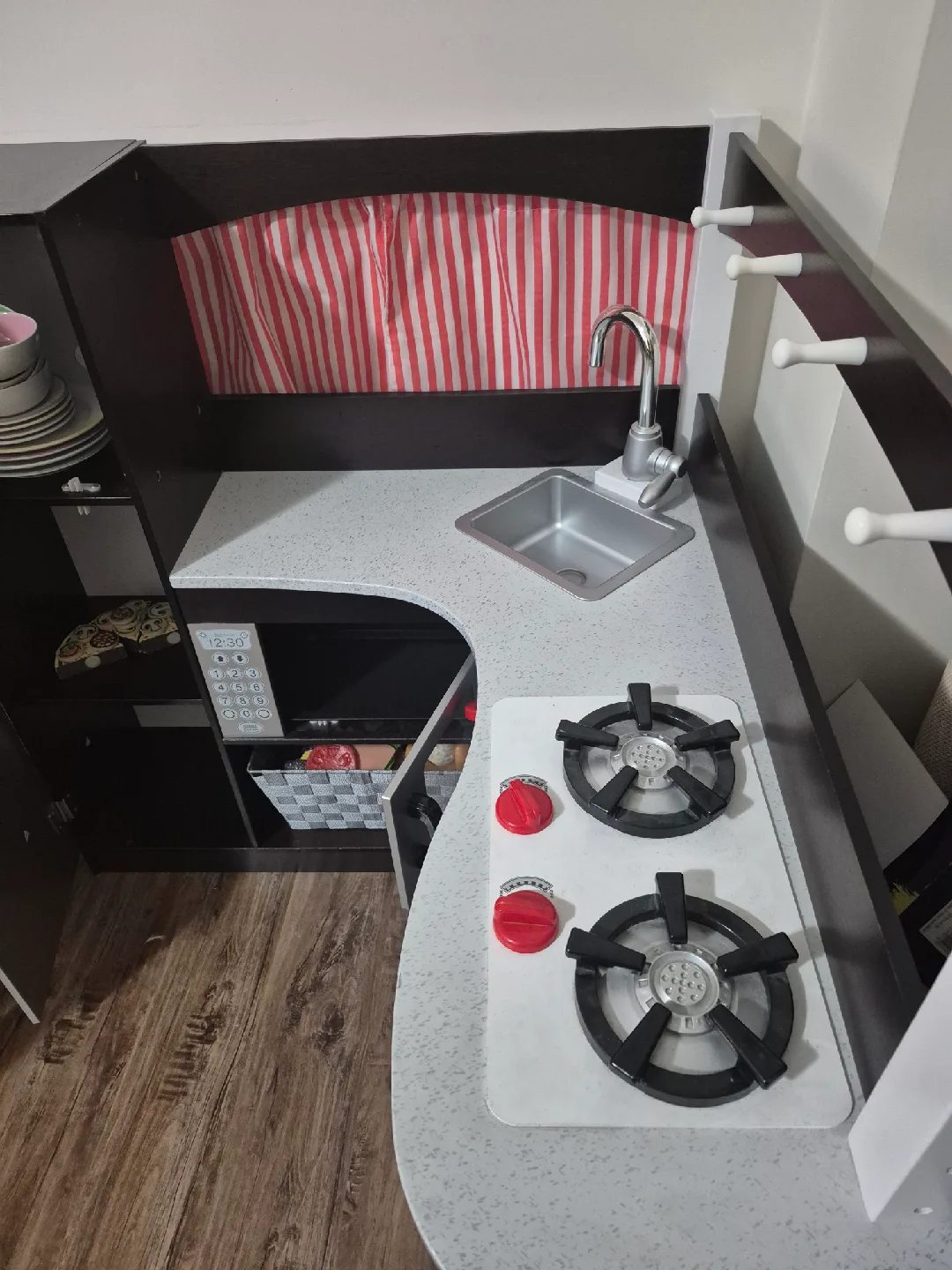 KidKraft Corner Kitchen Playset image indicator(3)