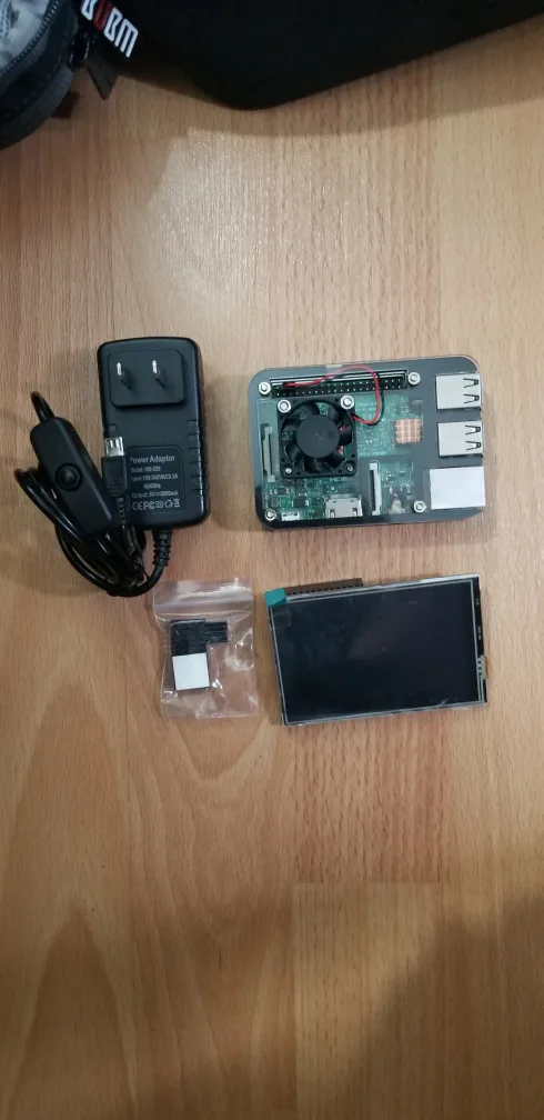 Raspberry Pi 3 model B v1.2 + Accessories image indicator(7)