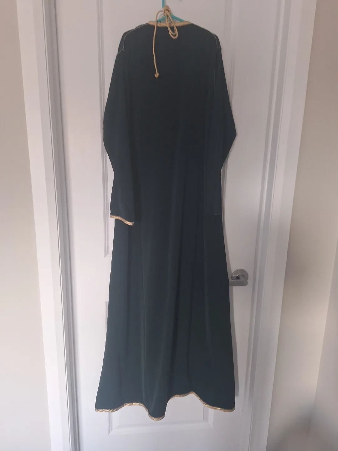 🇲🇦💚Green & Gold Embroidered Moroccan caftan💚🇲🇦 image indicator(4)
