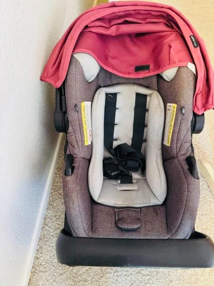 Evenflo Pivot Xplore Infant Car Seat & Stroller Combo - Rose image indicator(2)