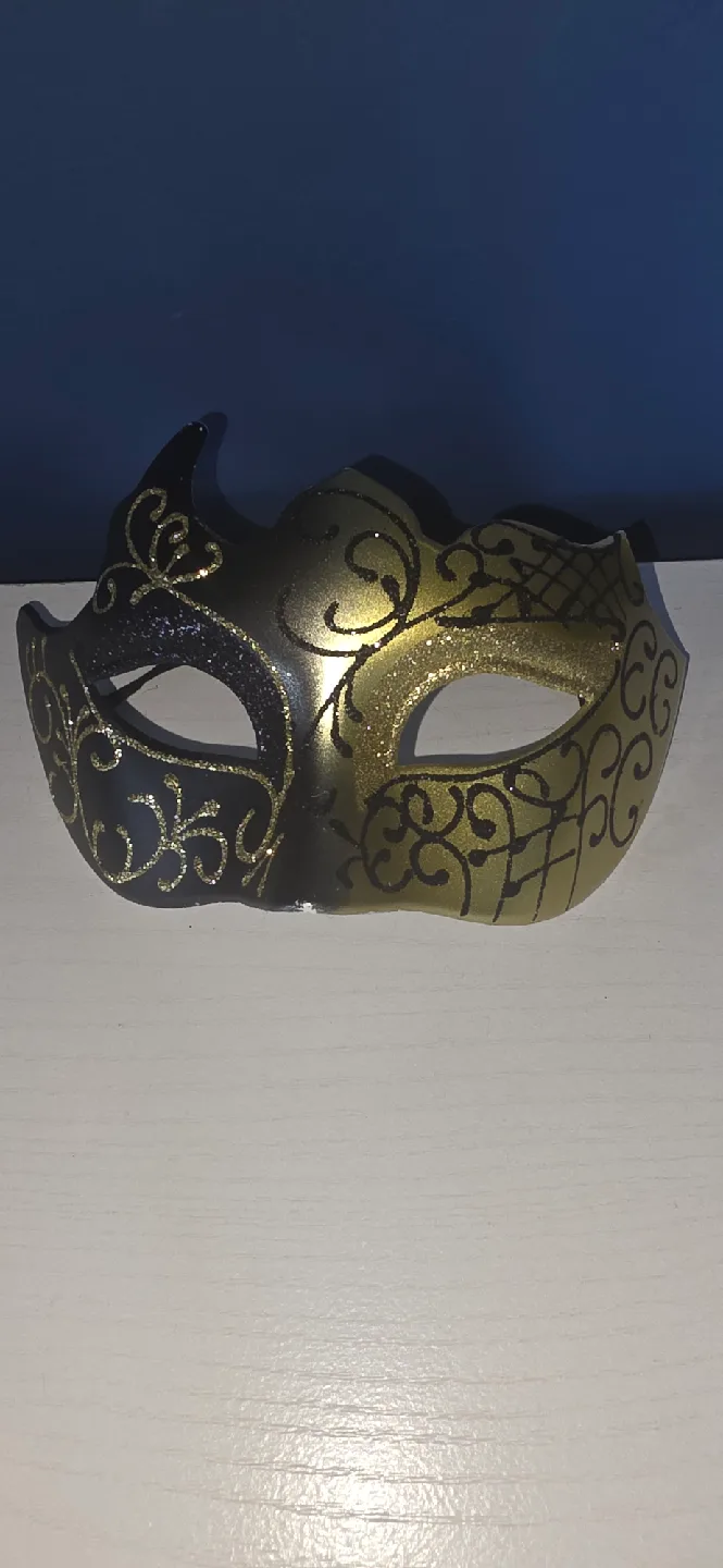 Couples Masquerade Masks - Gold and Black image indicator(2)