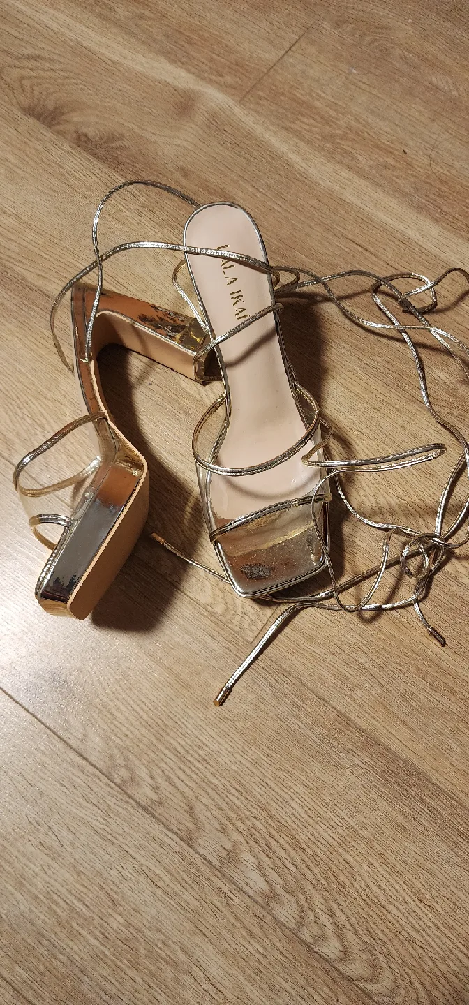 Lala Ika Gold Heels - Size 9.5/40 image indicator(4)