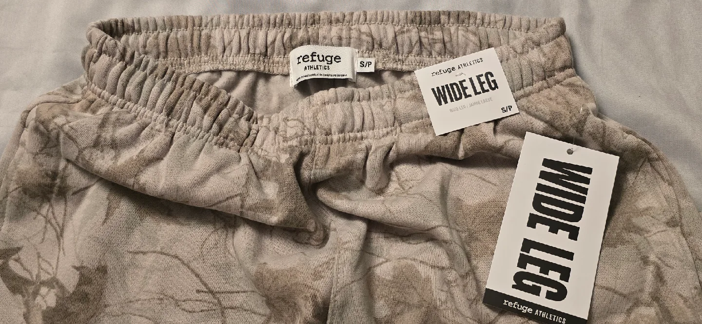 NEW! Refuge Athletics Wide Leg Pants - Size Womens Small image indicator(3)