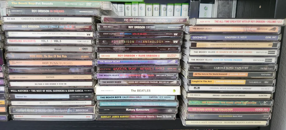 Mixed Lot of CD Albums (60's,70's,80's) image indicator(2)