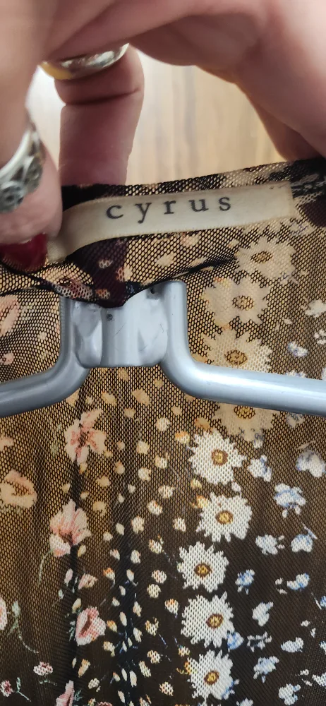 Cyrus Floral Kimono - Size M-XL image indicator(2)