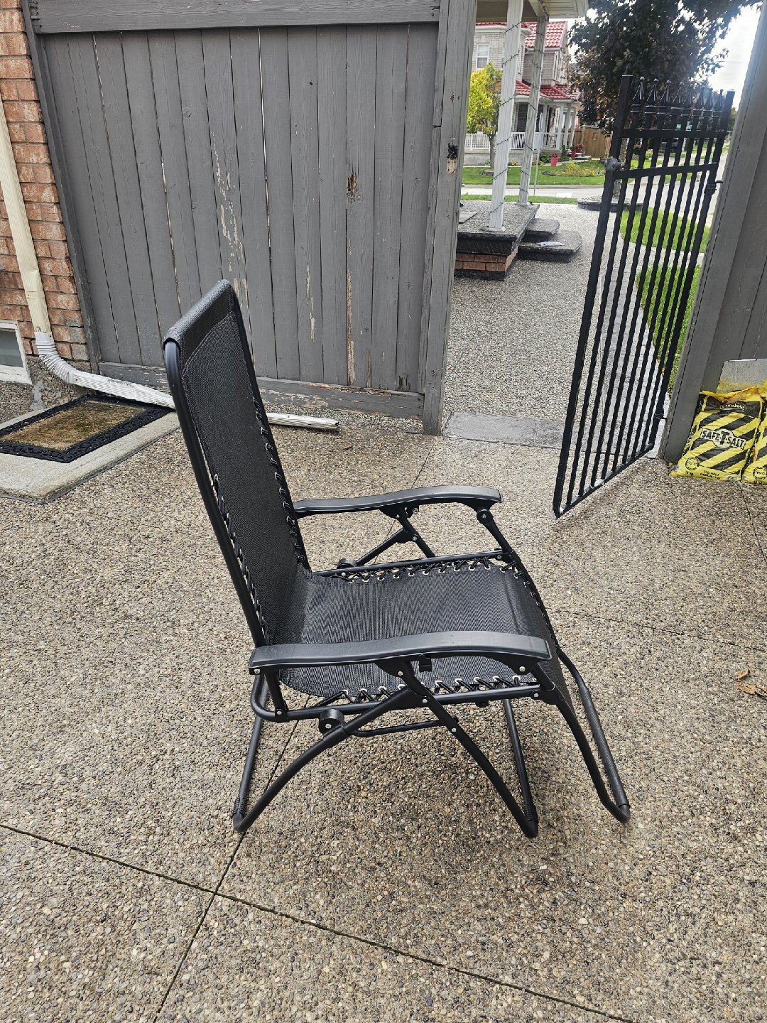 Black Zero Gravity Lounge Chair