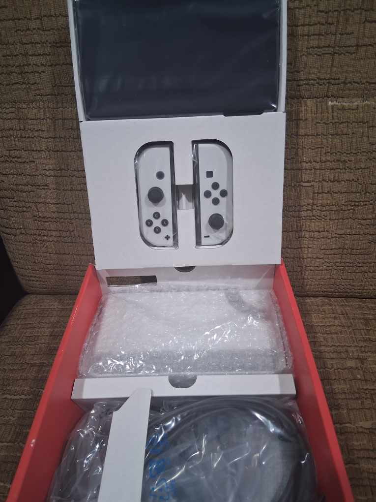 New Nintendo Switch OLED Model - White - photo 4