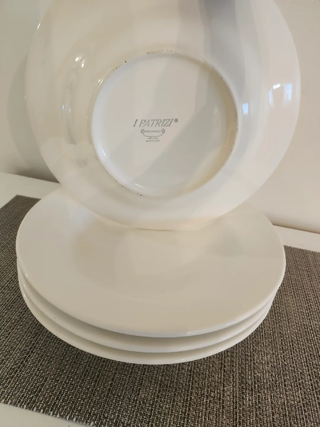 Set of 4 White Pasta Bowls (12-inch) image indicator(6)