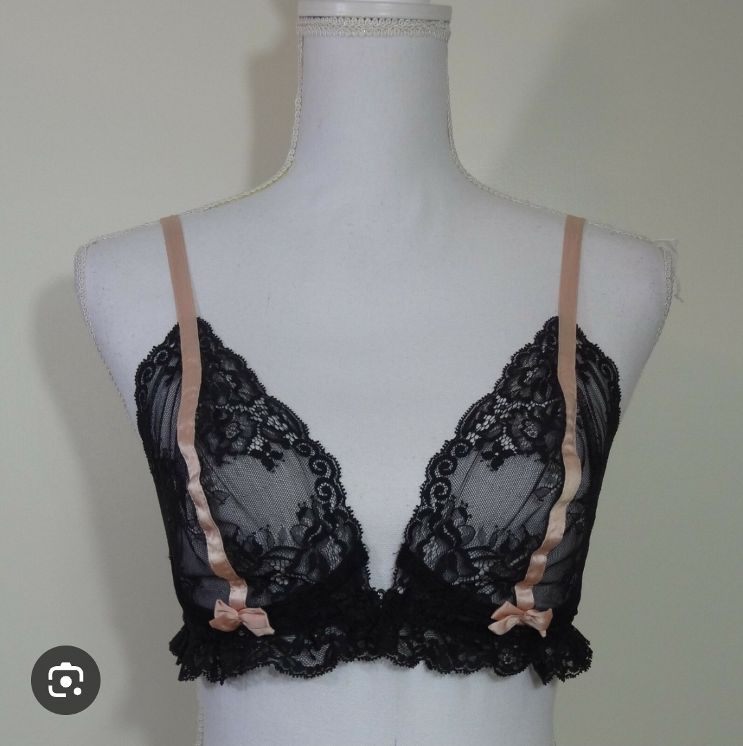 Women's Victoria's Secret Black Lace Underwire Bra Sz. 36C