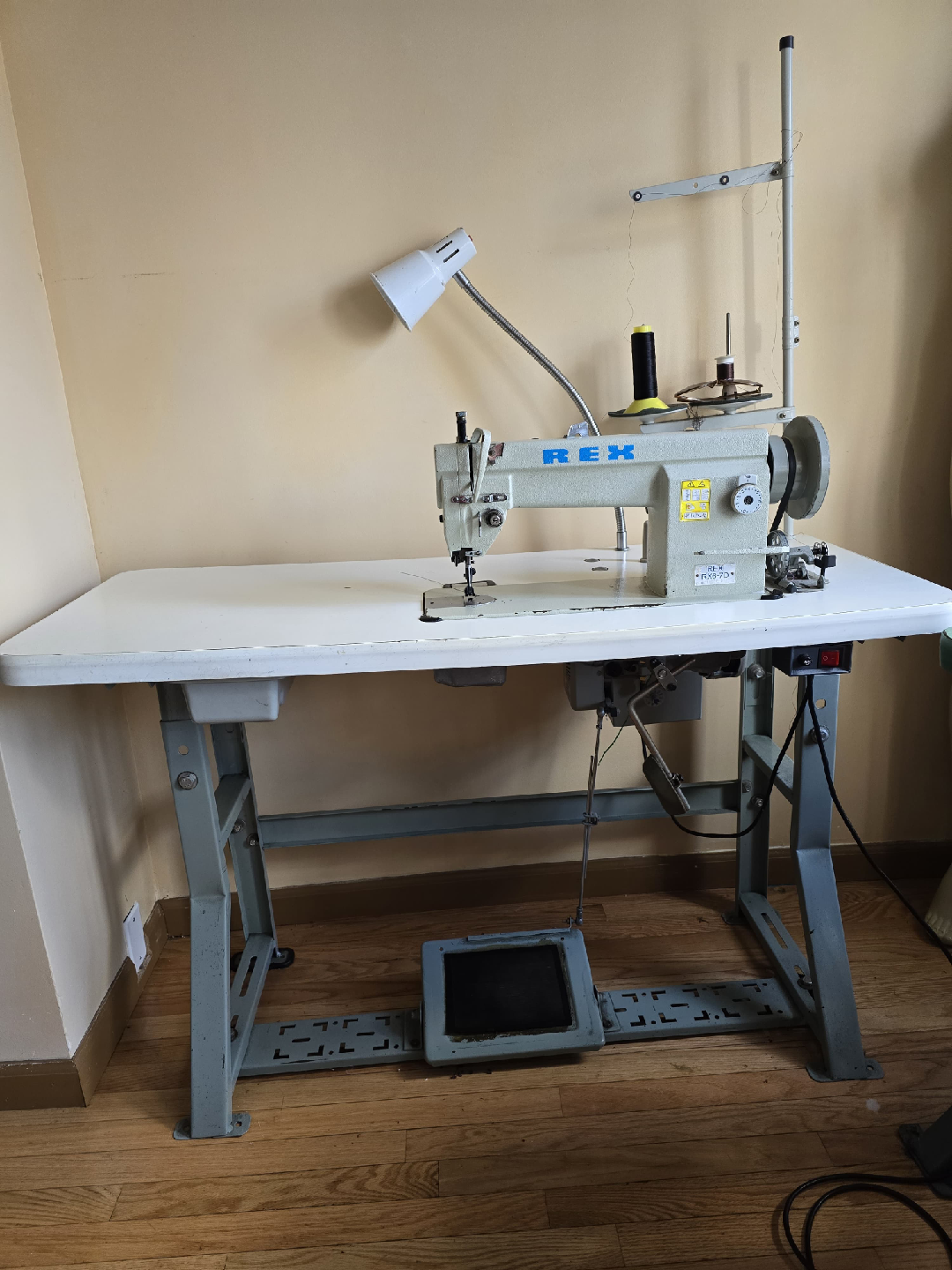 REX RX9-7D Industrial Sewing Machine