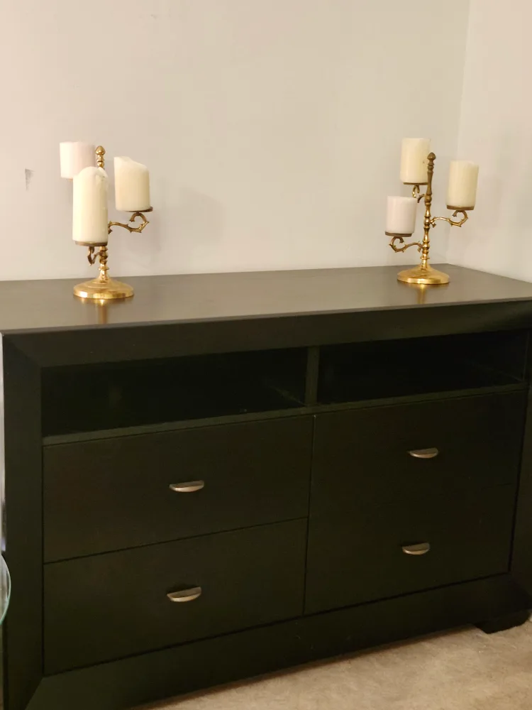 Black Dresser with Mirror image indicator(5)