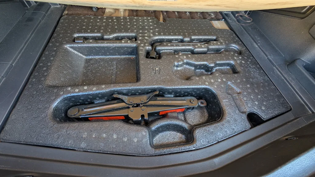 2018 Nissan Versa Note SV, Orange image indicator(10)