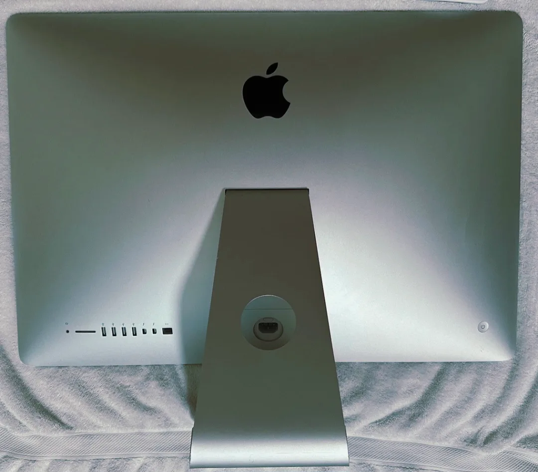Apple iMac 27" Big Hard Drive 750. image indicator(5)