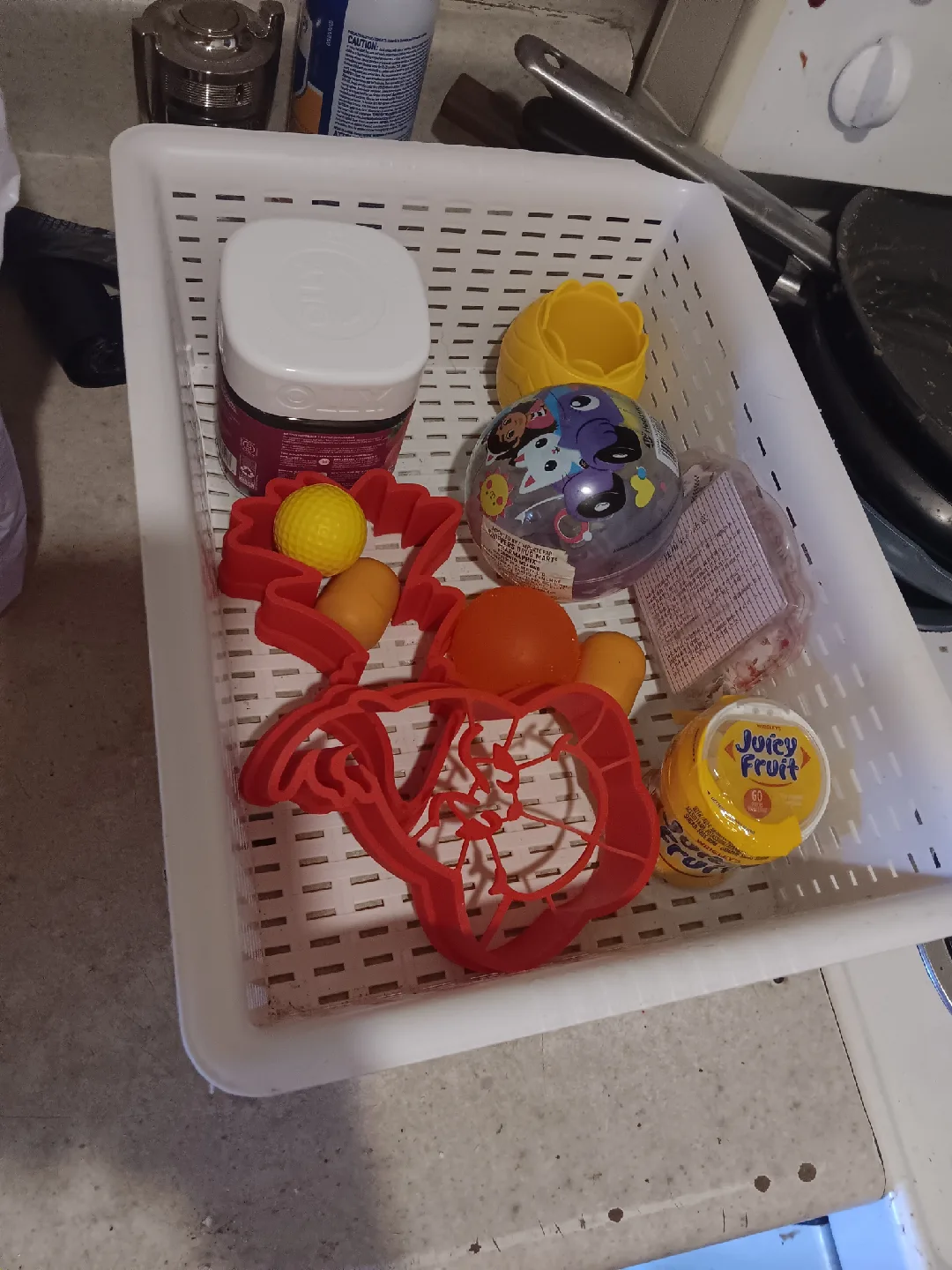 basket of free items 🥕 #freecycle thumbnail