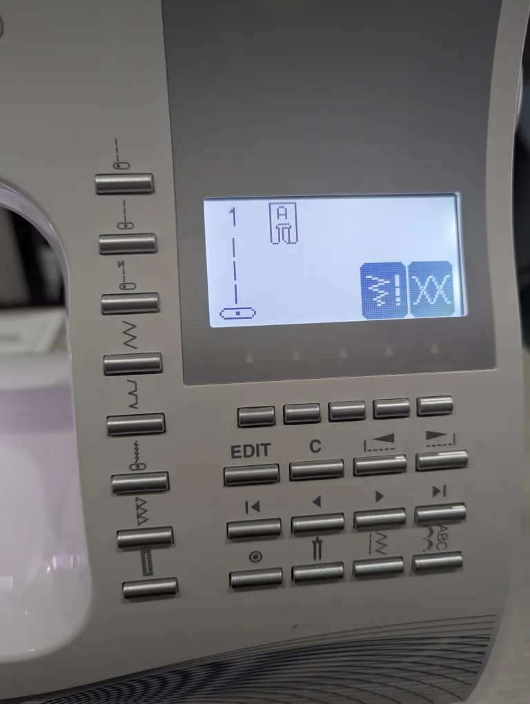 Singer Quantum Stylist 9960 Sewing Machine image indicator(3)