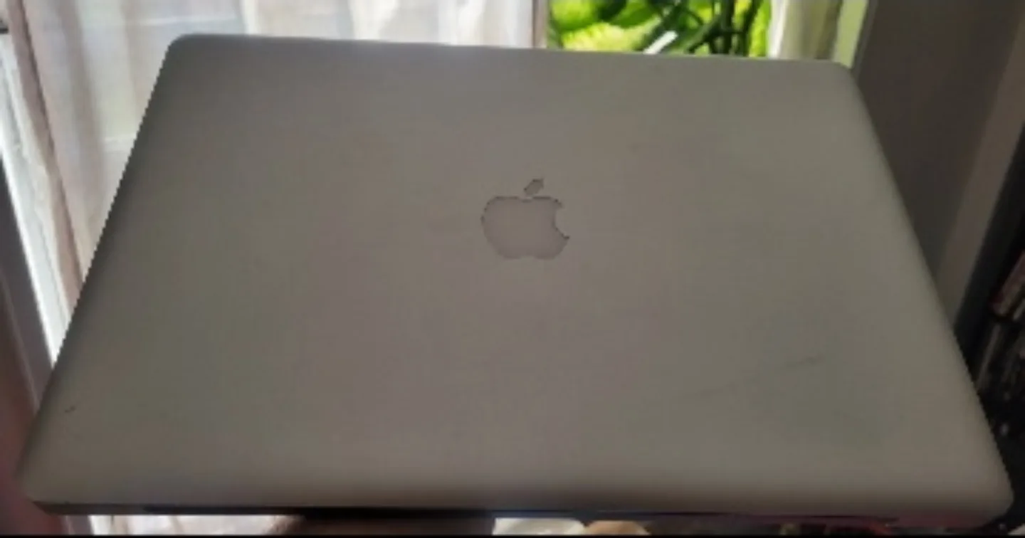 Apple MacBook Pro 15" 2012 i7 2.3GHz 16GB SSD 1TB SSD image indicator(2)