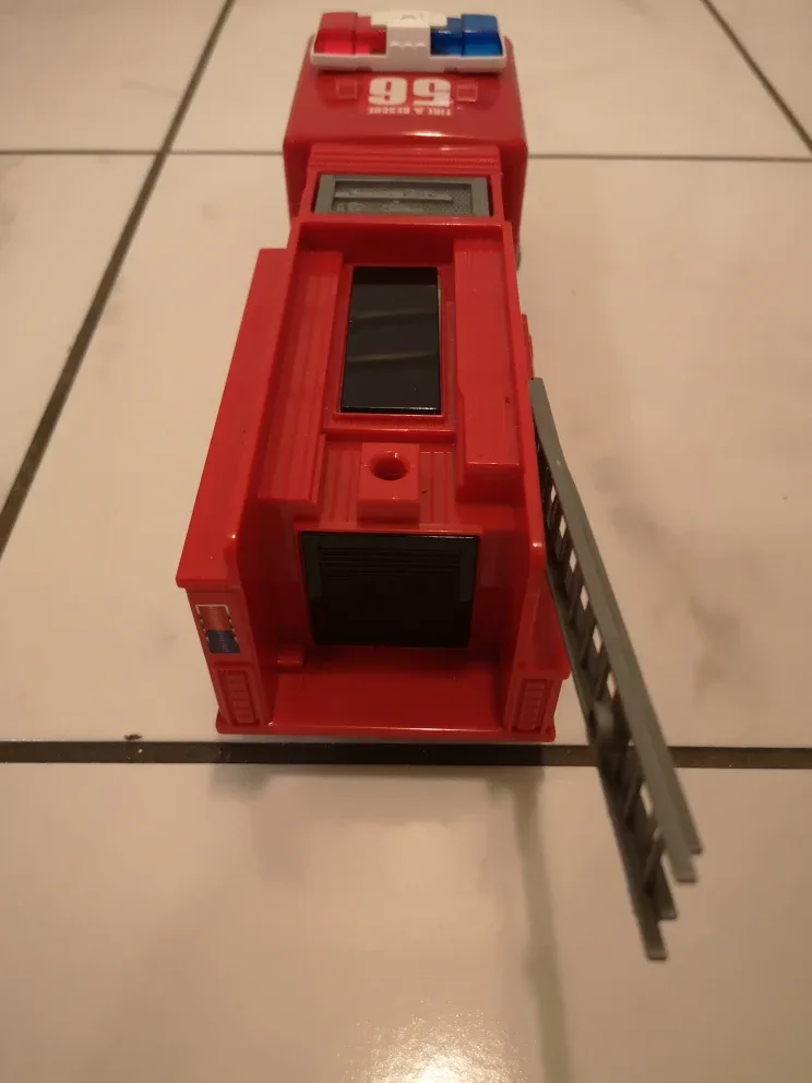Red Toy Fire Truck image indicator(3)