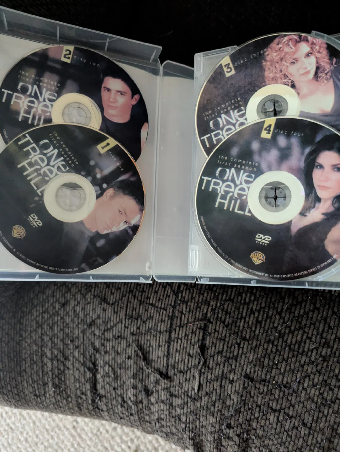 One Tree Hill: The Complete Series Seasons 1-9 DVD Set CASH ONLY image indicator(9)