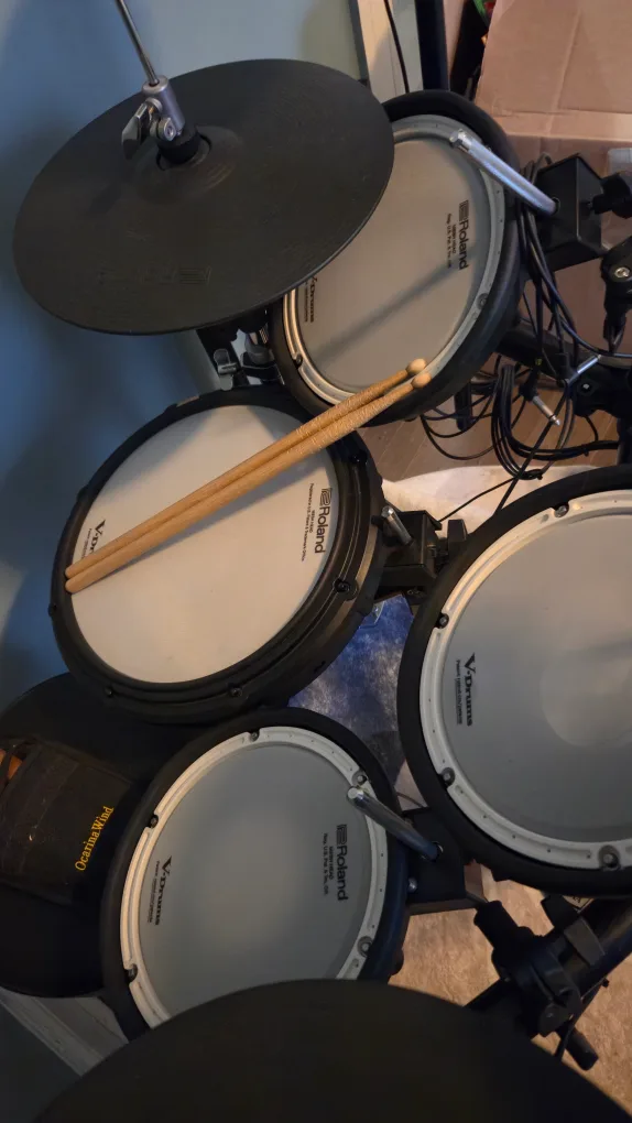 Roland V-Drums Electronic Drum Set image indicator(2)