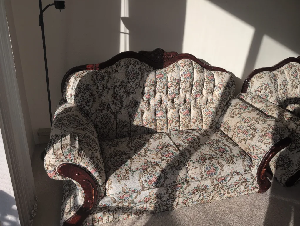 Floral Patterned Sofa and Loveseat Set image indicator(4)