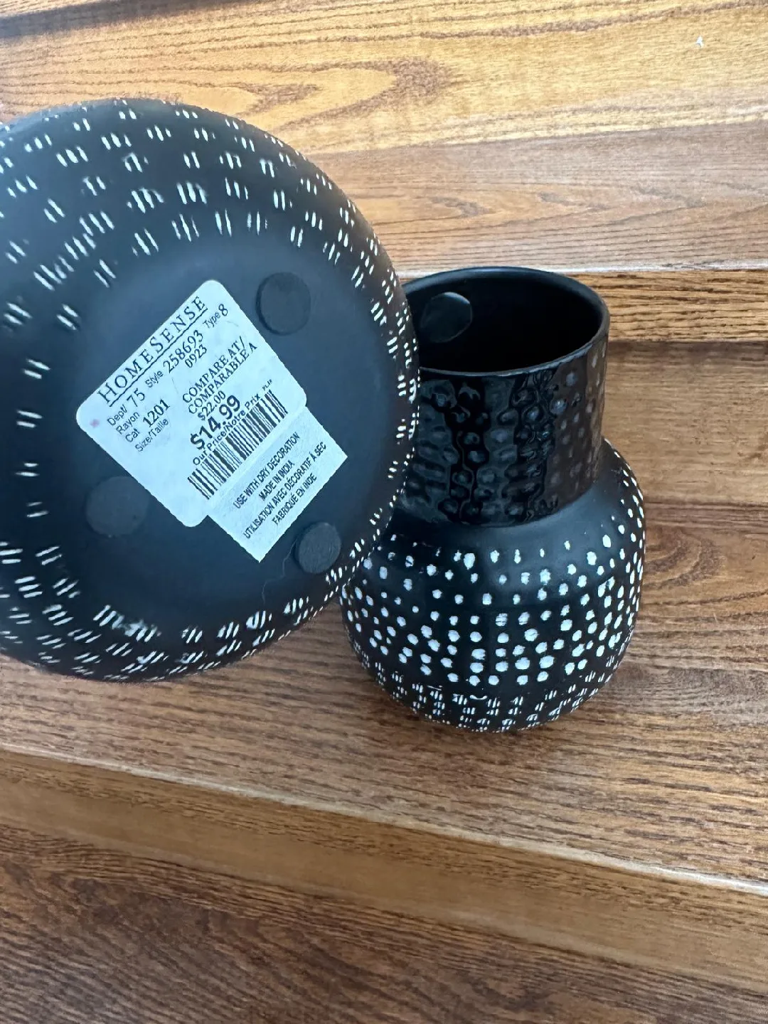 HomeSense Black & White Decorative Vase image indicator(2)