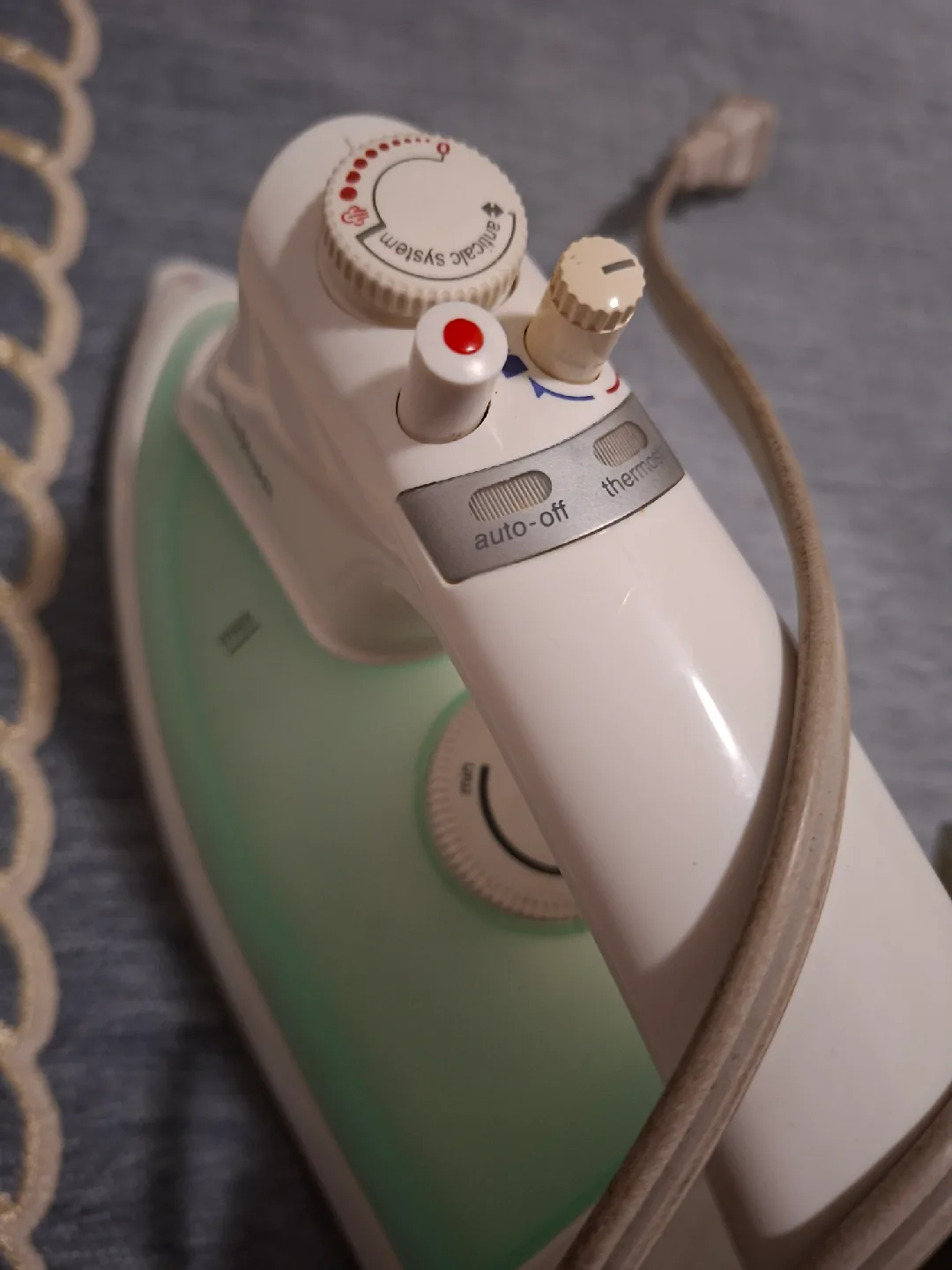 Braun Autoon Steam Iron image indicator(3)