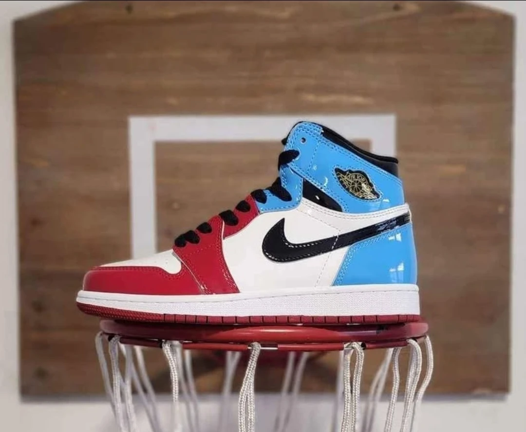 Nike Air Jordan 1 Retro High Size 6 - photo 2