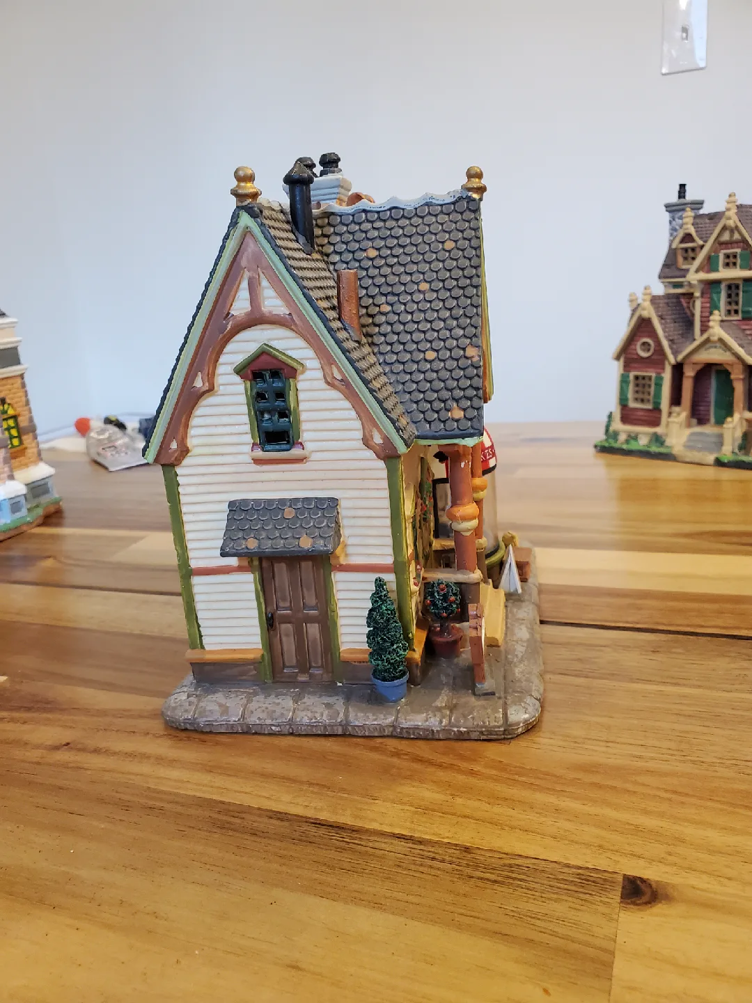 Mr. Joy Bakery Decorative House image indicator(4)